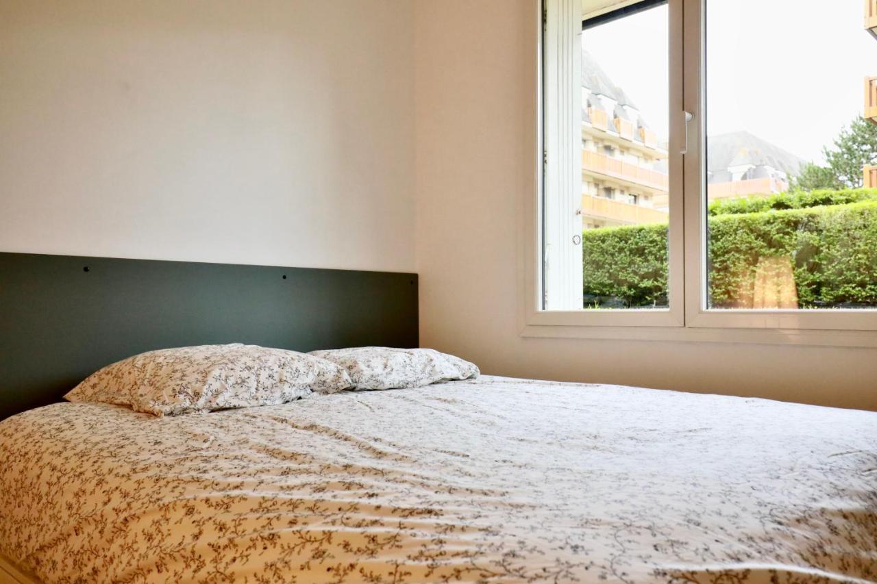 Studio Royal De La Plage Довиль Экстерьер фото